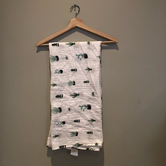 mebie baby Other - Mebie Baby Muslin Swaddle/ Burt’s bees burp cloths